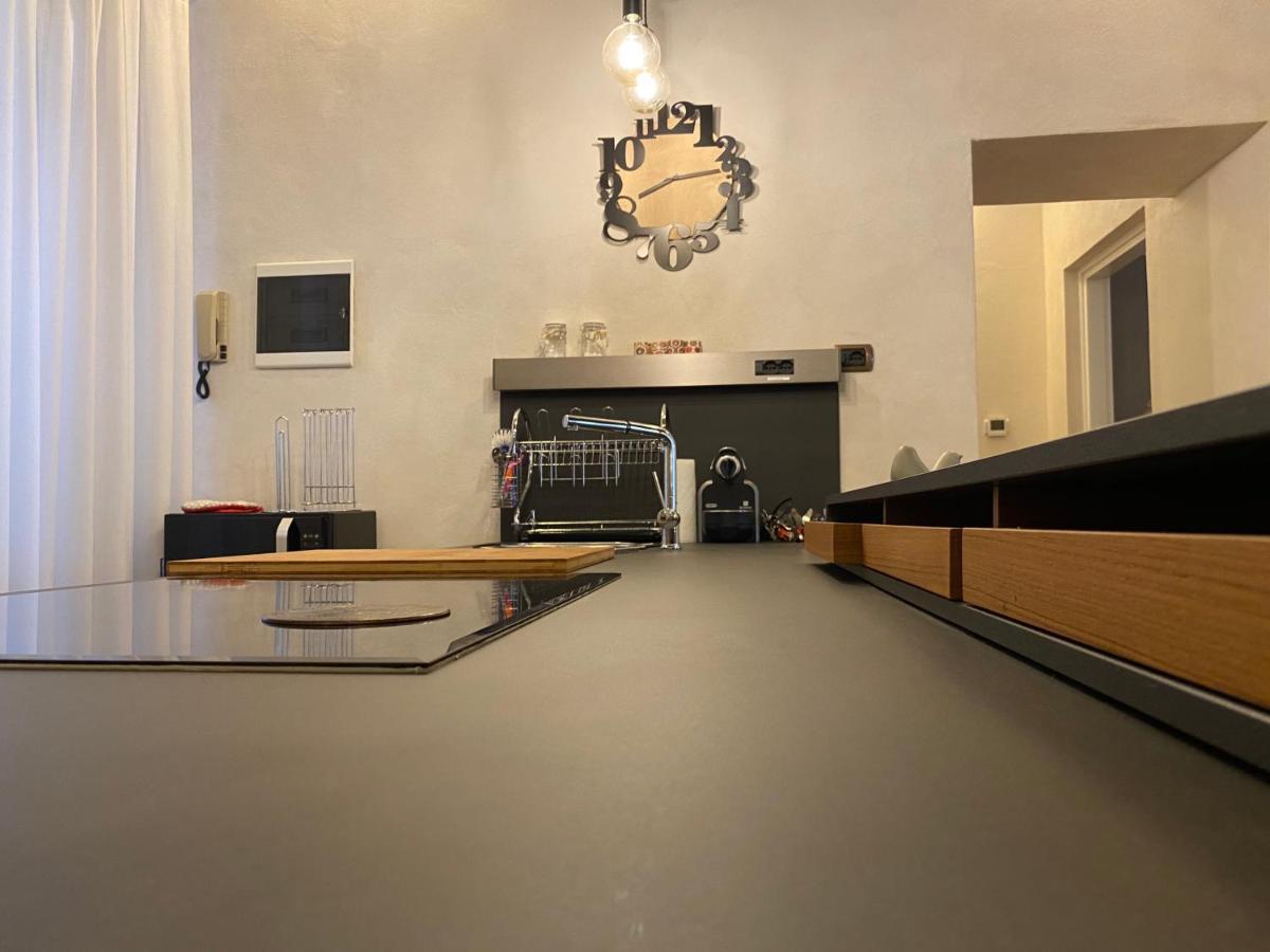 Kindness Art Apartment In Historic Center Arona Esterno foto